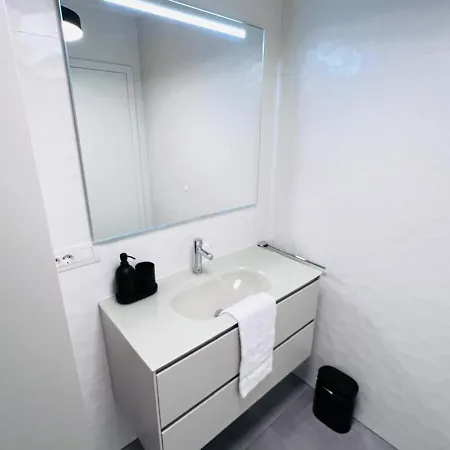 Διαμέρισμα Lovely 1 Bedroom W Balcony&parking-bon10 *