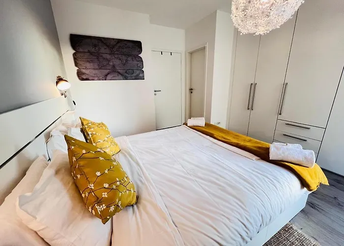 Apartment Lovely 1 Bedroom W Balcony&parking-bon10 *