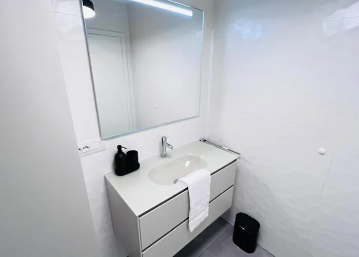 Appartement Lovely 1 Bedroom W Balcony&parking-bon10 *